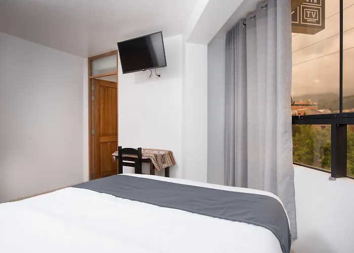 Qory Punku Militar 3*